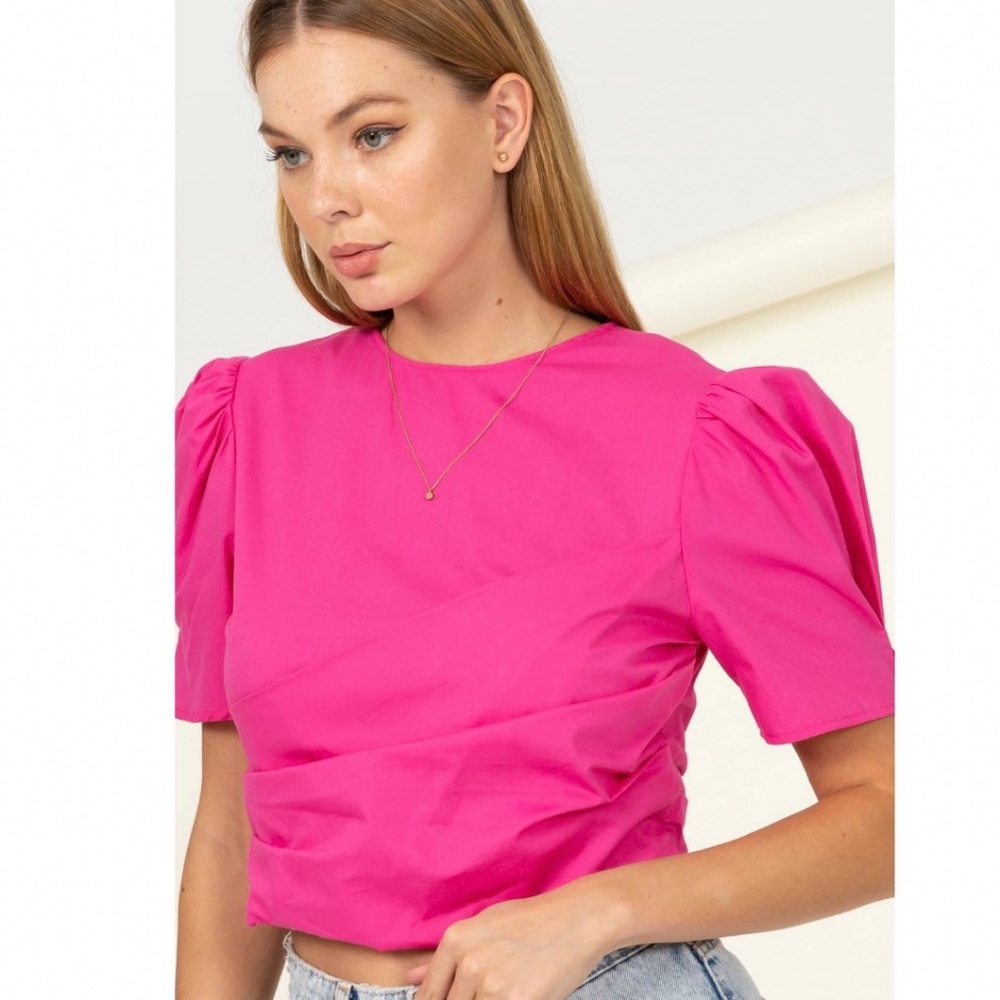 HYFVE Hot Pink Tie Back short sleeve top with open back 💓🫶🏻NWT
